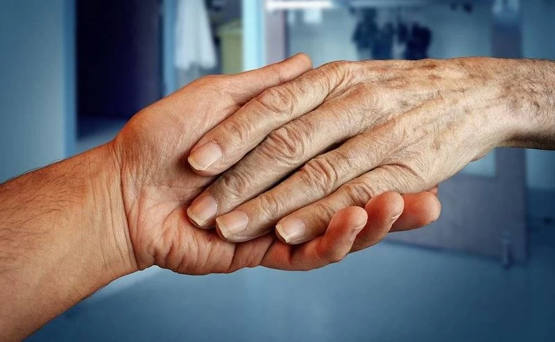 Πώς η οικογένεια μπορεί να στηρίξει τους πάσχοντες από καρκίνο